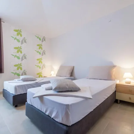 Comfortable In Tar With Swimming Pool * Tar-Vabriga