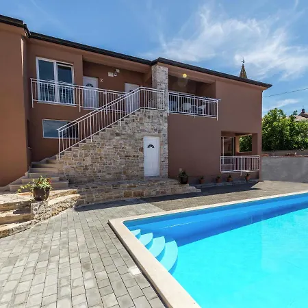 Lejlighed Comfortable In Tar With Swimming Pool *